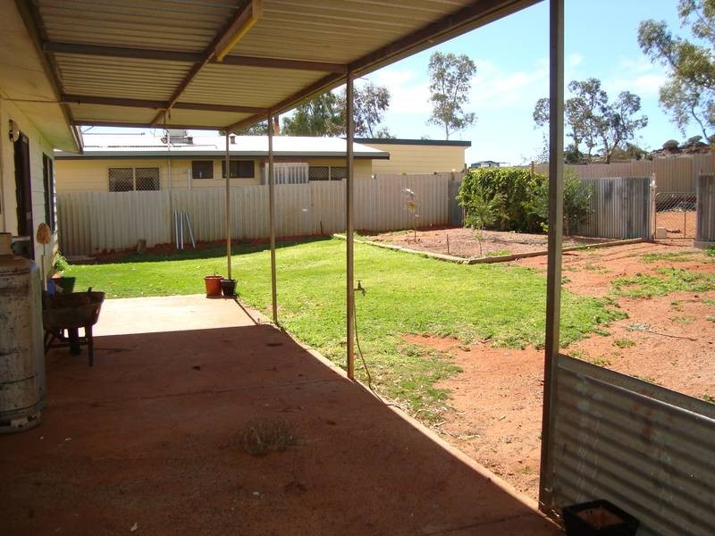 37 Hoover Street, Leonora WA 6438