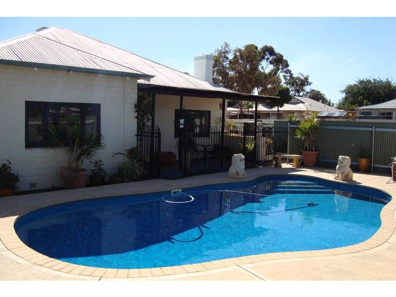 72 Killarney Street, Hannans WA 6430