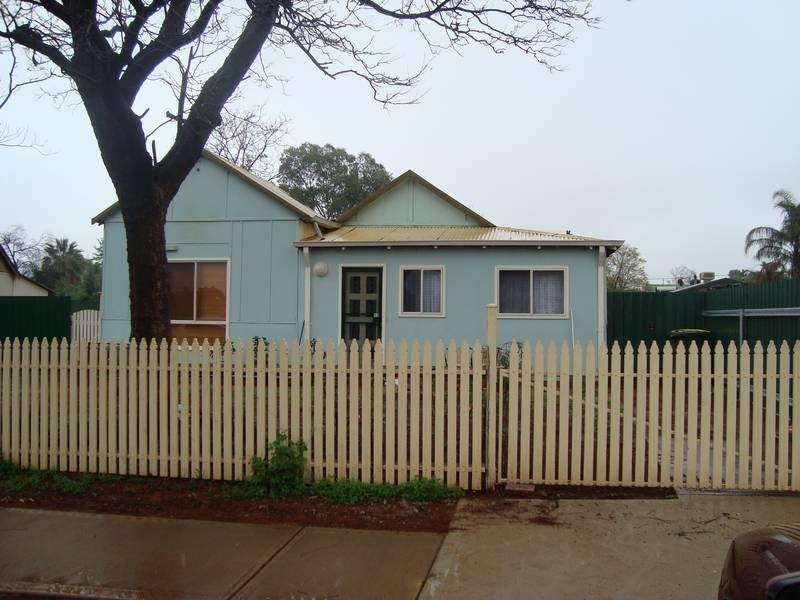 83 Hopkins Street, Boulder WA 6432