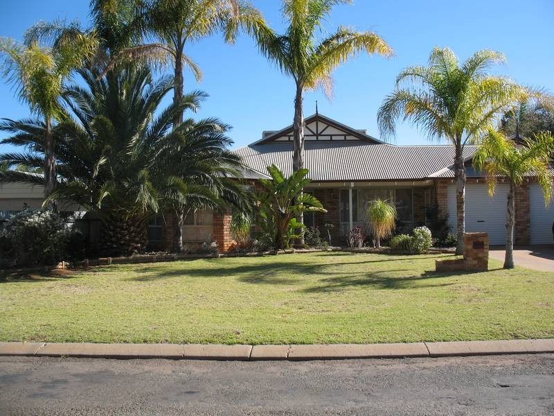 43 Cavalier Drive, Boulder WA 6432