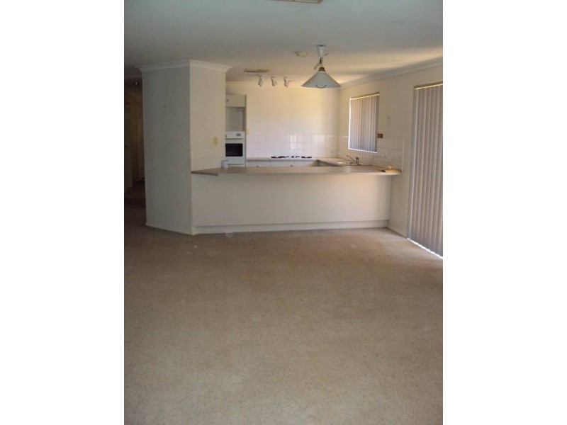 4/195 Burt Street, Boulder WA 6432