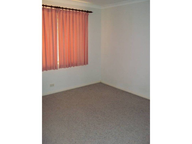 4/195 Burt Street, Boulder WA 6432