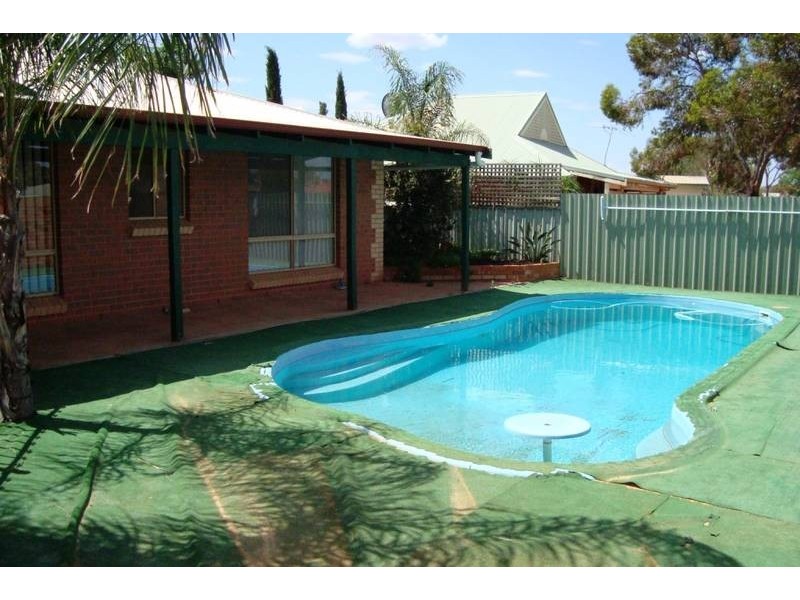 22 Bracklemann Drive, FAIRWAYS, Kalgoorlie WA 6430