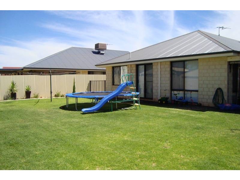 5 Vitali Crescent, Somerville, Kalgoorlie WA 6430