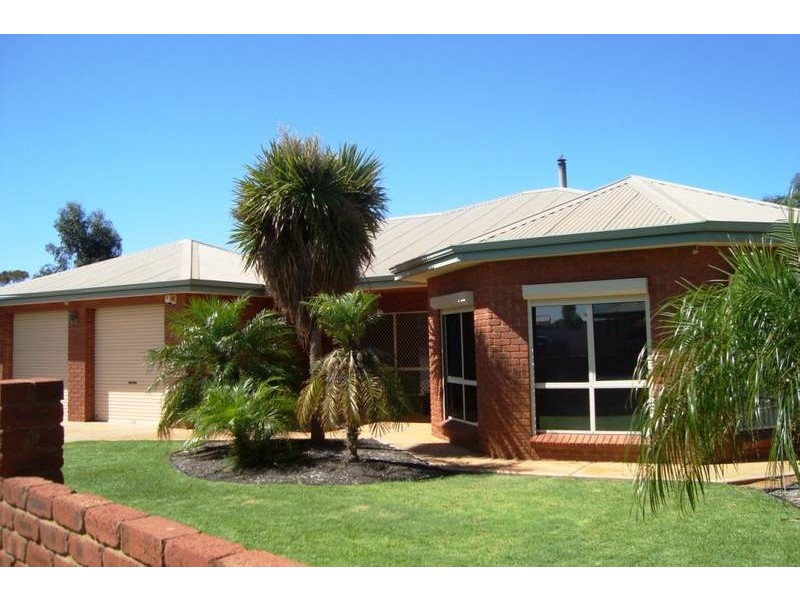 2 McGillivray Crescent, Kalgoorlie WA 6430
