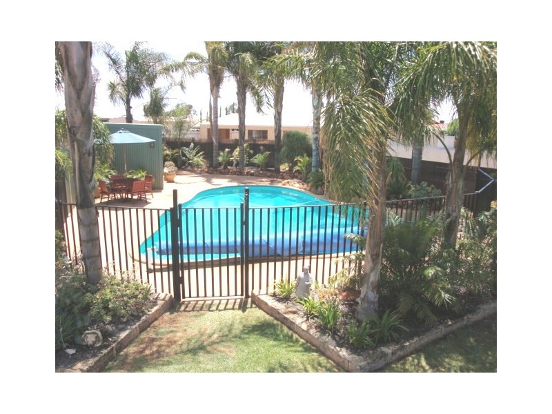 2 McGillivray Crescent, Kalgoorlie WA 6430