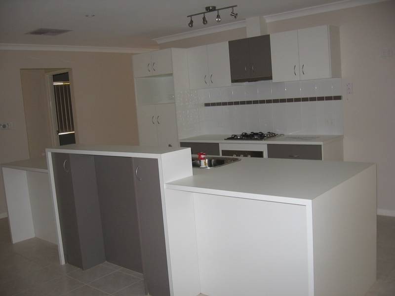 2/129 Moran Street, Boulder WA 6432