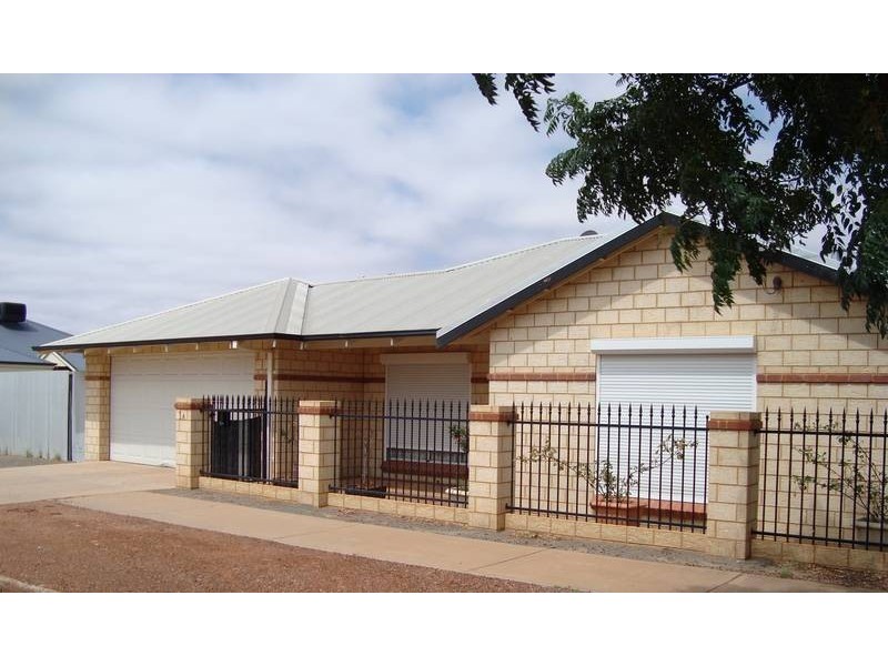 1A Dorothea Street, Kalgoorlie WA 6430