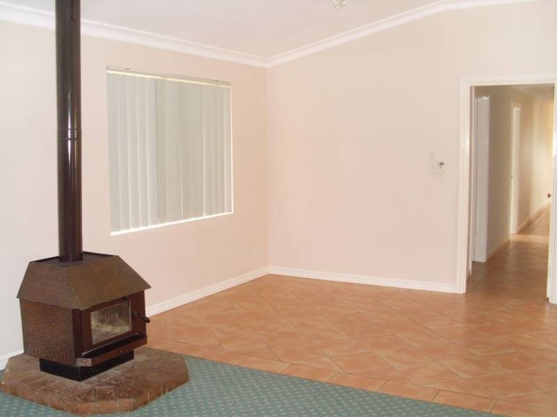 27B Moss Street, Kalgoorlie WA 6430