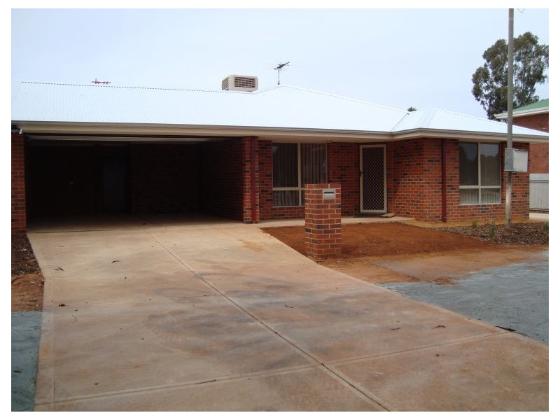 2/11 Brookman Street, Kalgoorlie WA 6430