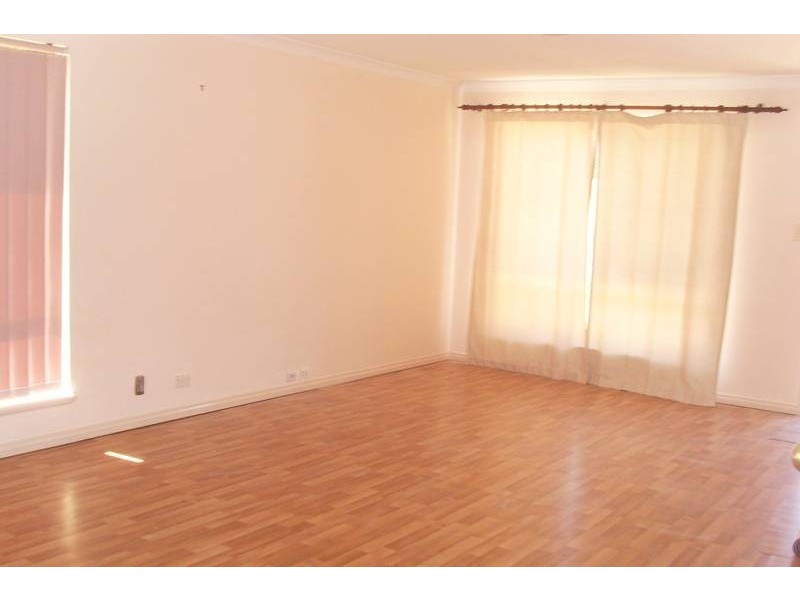 2/195 Burt Street, Boulder WA 6432