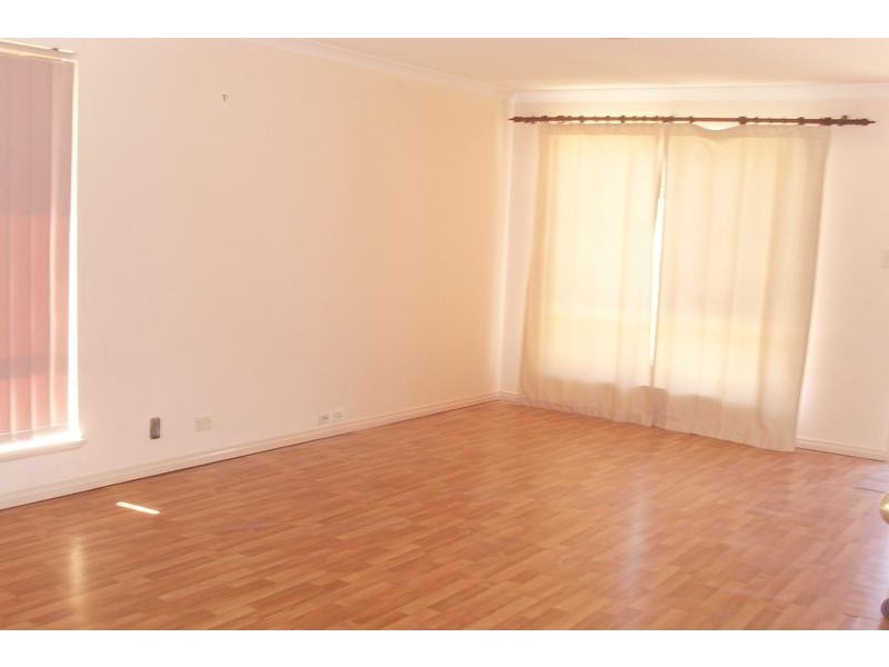 2/195 burt street, Boulder WA 6432