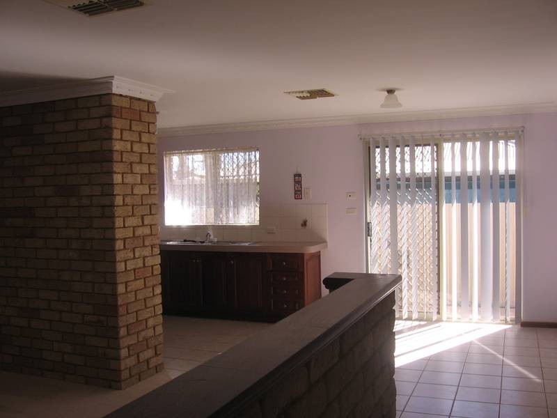 20C Holmes Street, Boulder WA 6432