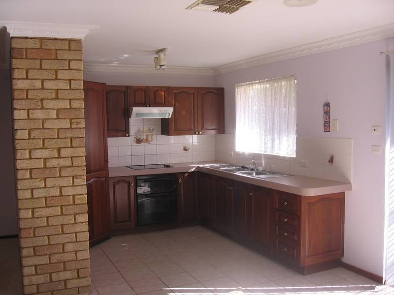 20C Holmes Street, Boulder WA 6432