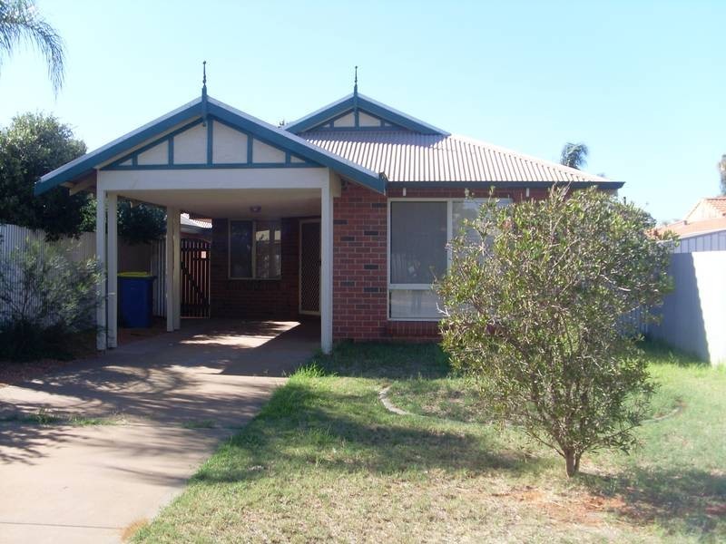 B/4 Steel Place, Boulder WA 6432