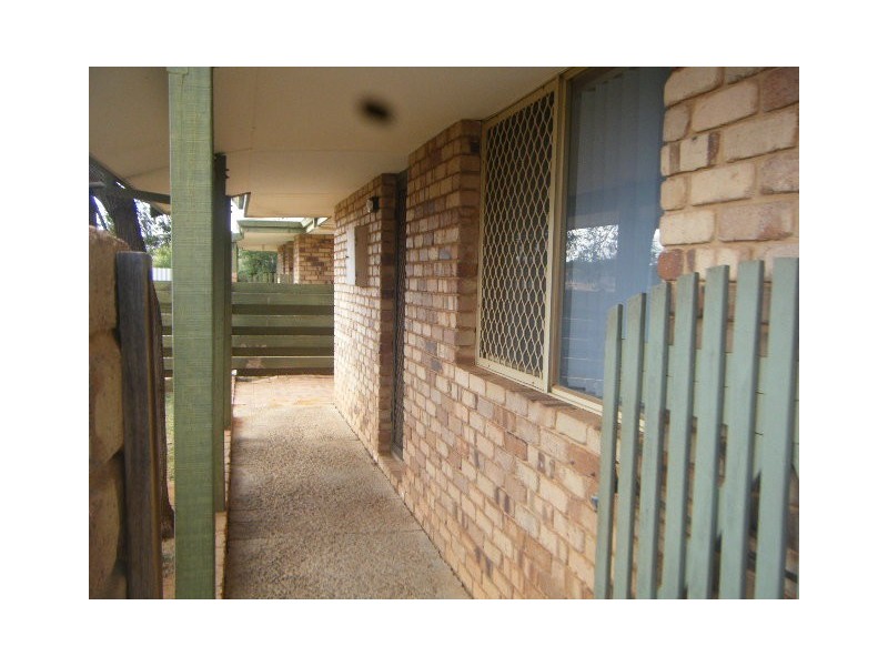 2/9 McLaren Street, Boulder WA 6432