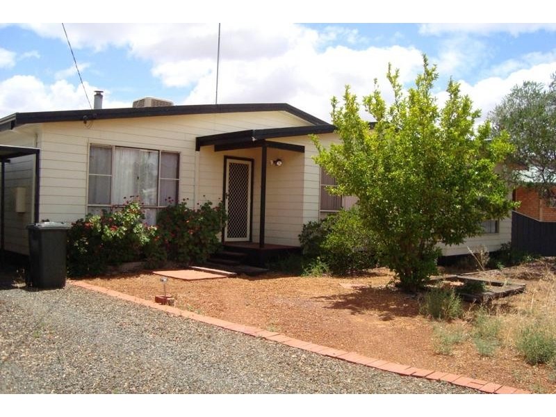 102 Shaw Street, Coolgardie WA 6429