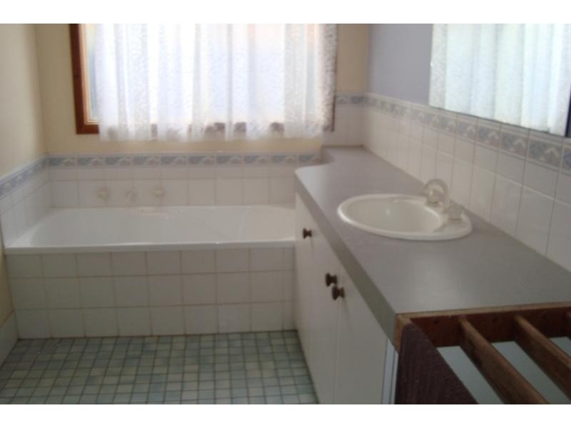 102 Shaw Street, Coolgardie WA 6429