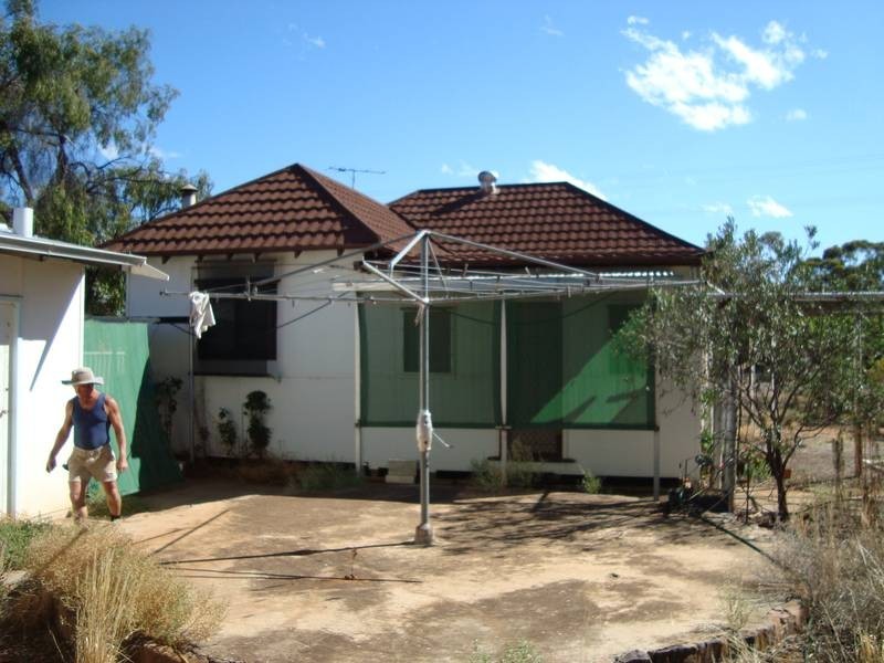 54 Roberts Road, Norseman WA 6443