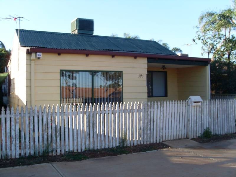 121 Wittenoom Street, Boulder WA 6432