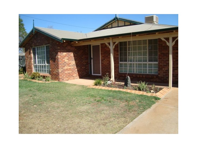 102A Davis Street, Boulder WA 6432