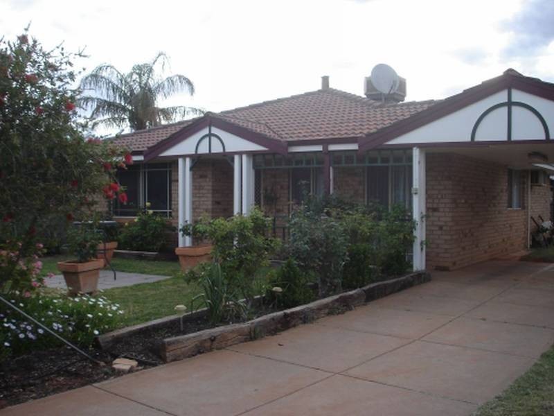 2 Agnew Close, Boulder WA 6432