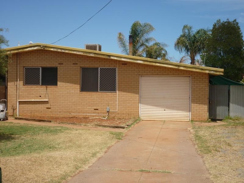 14 Phoenix Place, Boulder WA 6432