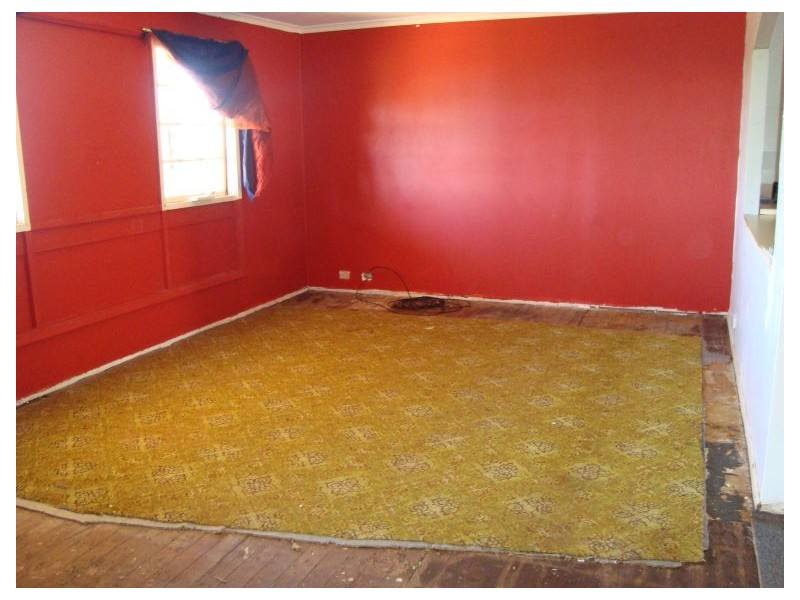 8 Jenkins Street, Coolgardie WA 6429