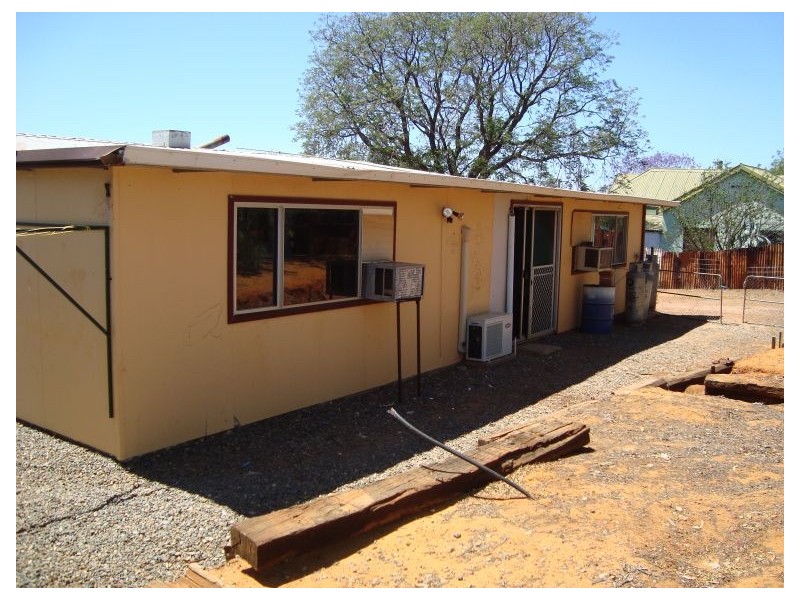 8 Jenkins Street, Coolgardie WA 6429