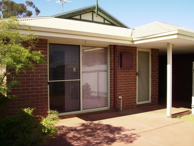 2/34 Richardson Street, Boulder WA 6432