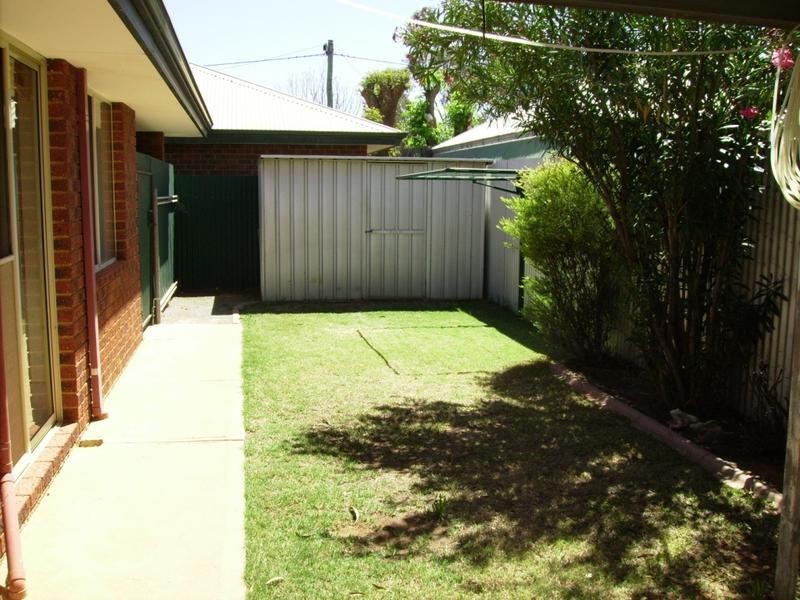 2/74 Moran Street, Boulder WA 6432