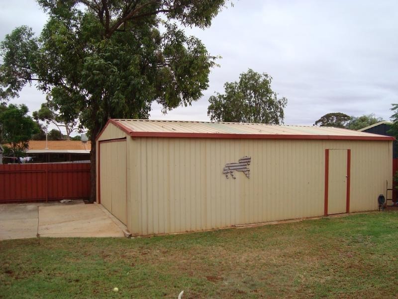 8 Eureka Street, Kalgoorlie WA 6430