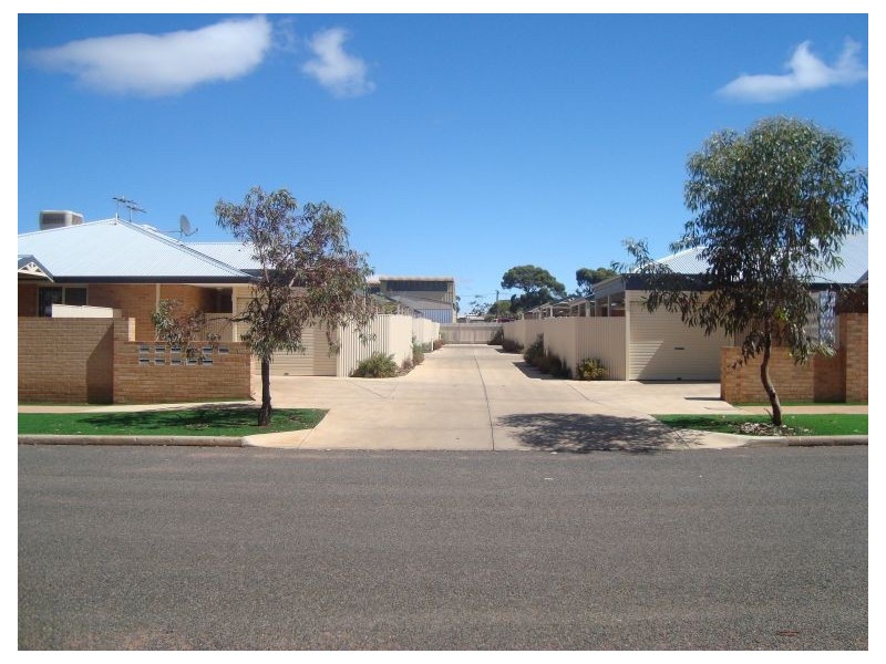 2/18 Hanbury Street, Kalgoorlie WA 6430