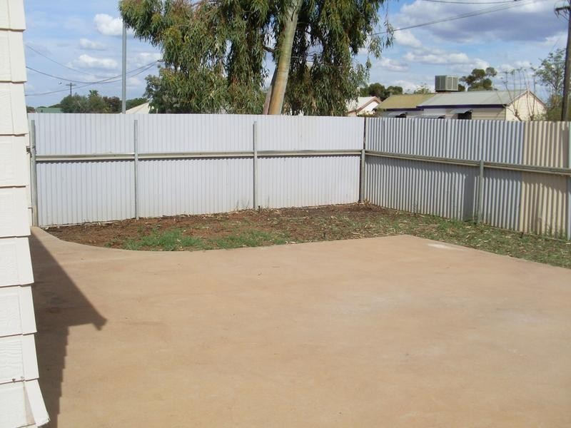 1/65A Millen Street, Boulder WA 6432