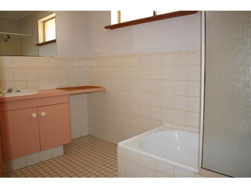 2/2 Steel Place, Boulder WA 6432