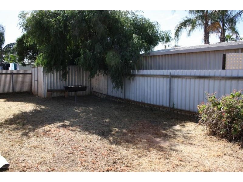 2/2 Steel Place, Boulder WA 6432