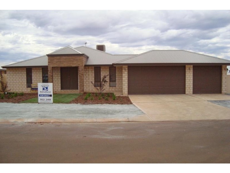 13 Pirring Way, Hannans WA 6430