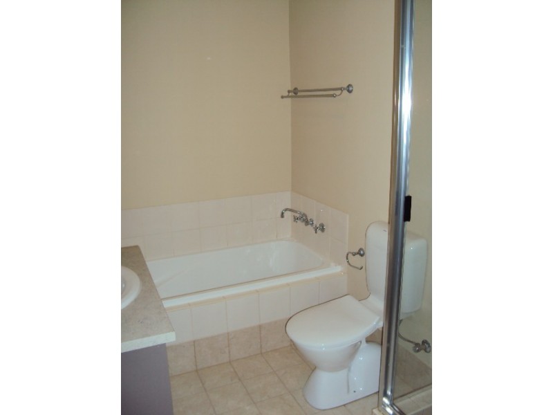 1/6 Rhodes, Kalgoorlie WA 6430