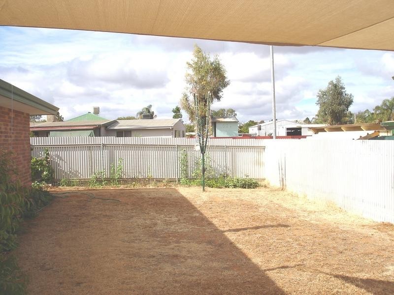 A/102 Davis Street, Boulder WA 6432