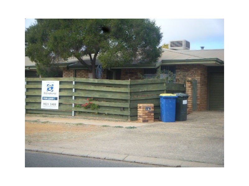 2/9 Mclaren Street, Boulder WA 6432