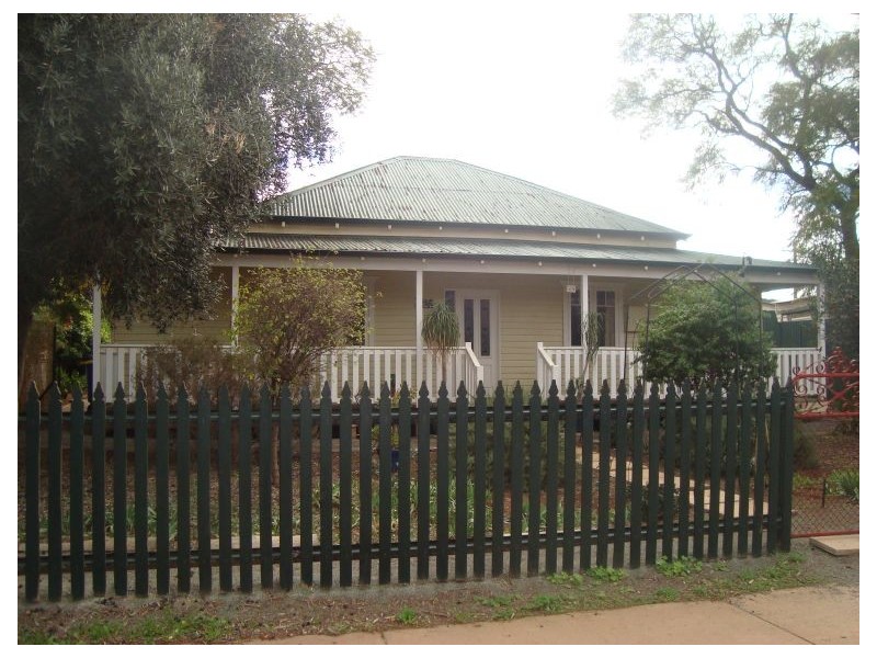 43 North Terrace, Boulder WA 6432