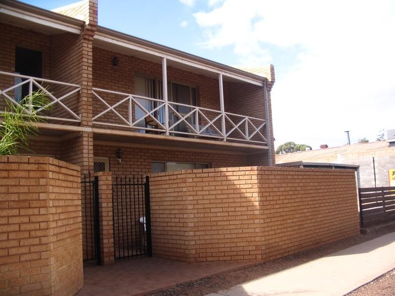 4/9 Maritana Street, Kalgoorlie WA 6430