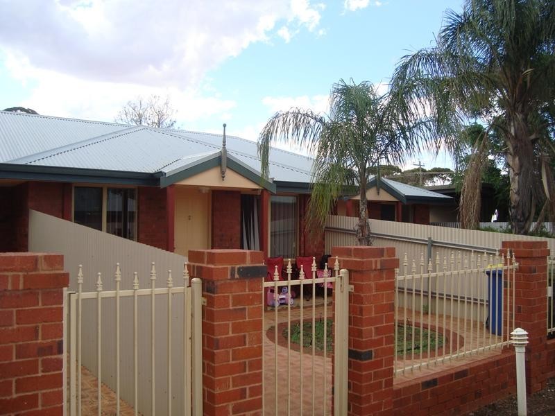 2/64 Bourke Street, Kalgoorlie WA 6430
