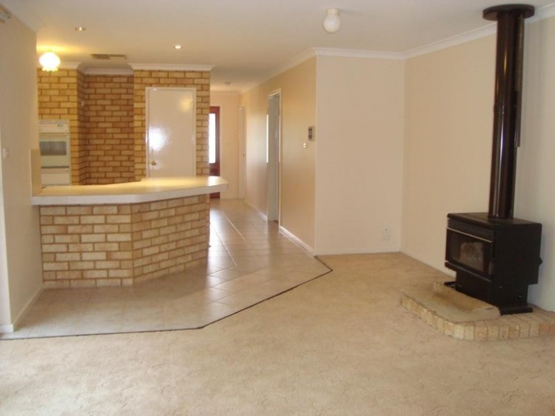 4 Kunanalling Avenue, Lamington WA 6430