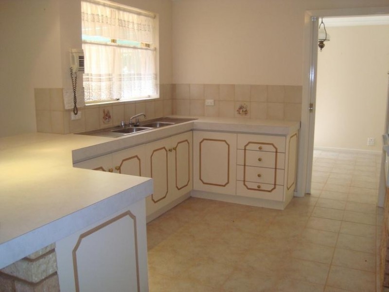 4 Kunanalling Avenue, Lamington WA 6430