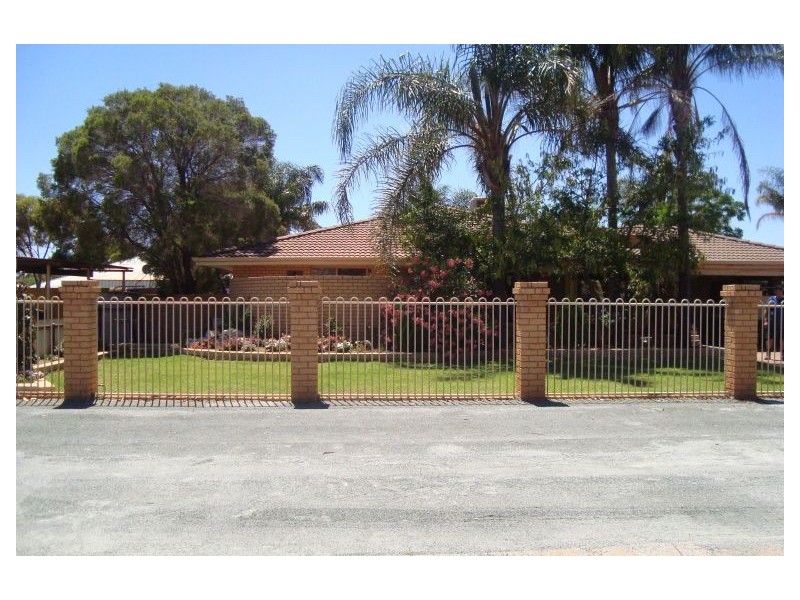 27 Morgan Loop FAIRWAYS, Kalgoorlie WA 6430