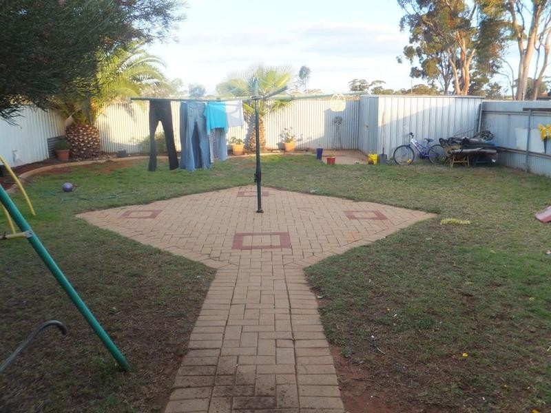 1/7 Azamor Drive, Boulder WA 6432