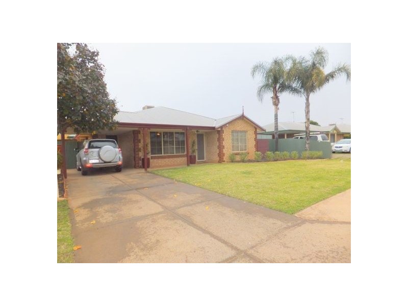 2 Crowley Gardens, SOMERVILLE, Kalgoorlie WA 6430