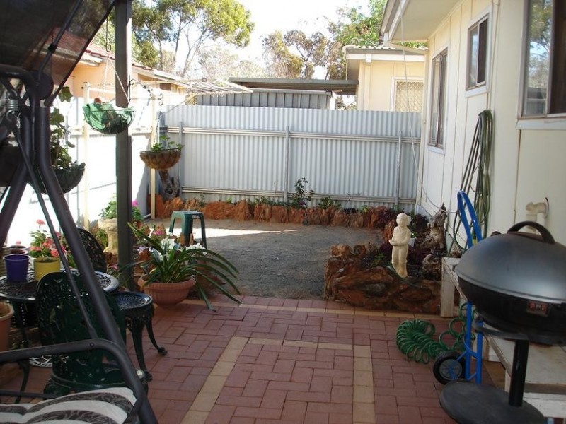 2/130 Moran Street, Boulder WA 6432