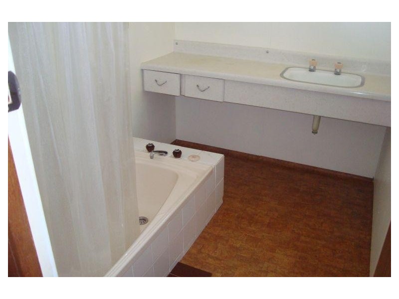 84 Shaw Street, Coolgardie WA 6429